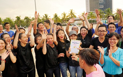 Sinh viên Khoa Dược DTU Hào hứng trong Ngày vui Fly and Shine