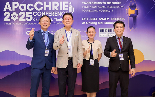 ĐH Duy Tân đăng cai Hội thảo APacCHRIE 2028 và giải Ba Best Paper Award tại Diễn đàn APF-2025