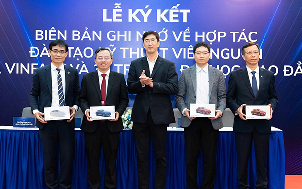 VinFast đồng hành cùng Đại học Duy Tân đào tạo kỹ sư Ô tô điện