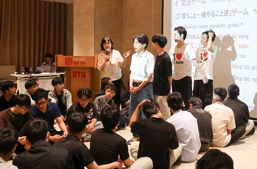 Sinh viên Đại học Duy Tân giao lưu với Trường Cao đẳng Công nghiệp Quốc gia Kushiro Kosen