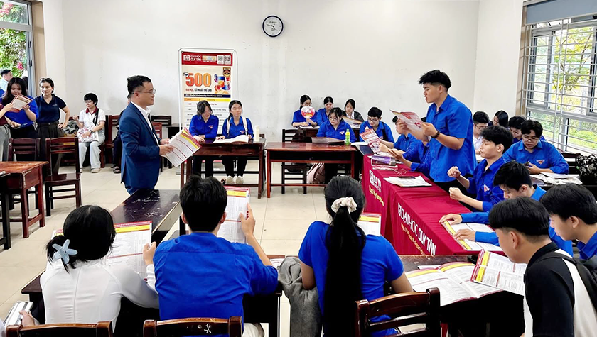 ĐH Duy Tân đồng hành tham gia ngày hội Steam