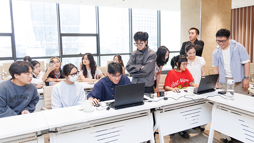 Sinh viên Duy Tân trải nghiệm cùng Discovery Day: From Fashion to Virtual Worlds