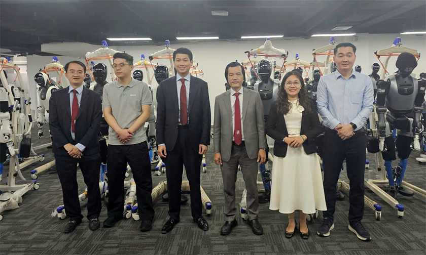 ĐẠI HỌC DUY TÂN KÝ KẾT HỢP TÁC CHIẾN LƯỢC VỚI UBTECH (TRUNG QUỐC) VÀ IPPTECH (VIỆT NAM): THÚC ĐẨY HỆ SINH THÁI GIÁO DỤC AI VÀ ROBOTICS TẠI VIỆT NAM