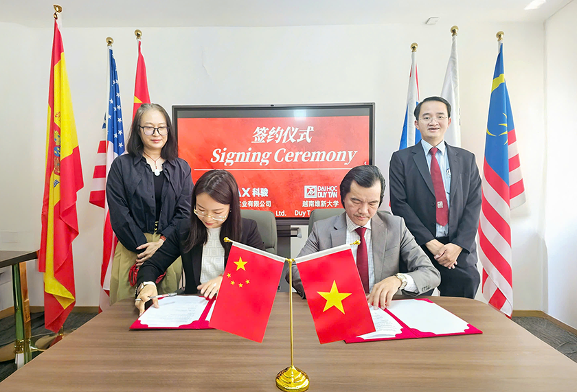  Đại học Duy Tân chuyển giao Hệ thống AnatomyNow cho Tập đoàn KMAX