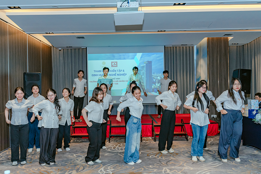 Sinh viên Đại học Duy Tân Trải nghiệm Thực tế tại PENINSULA Hotel Đà Nẵng