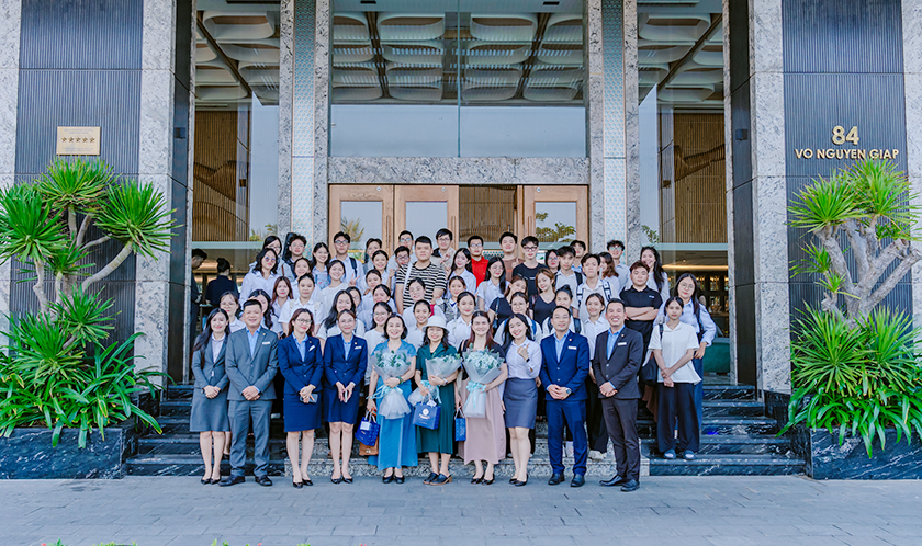 Sinh viên Đại học Duy Tân Trải nghiệm Thực tế tại PENINSULA Hotel Đà Nẵng