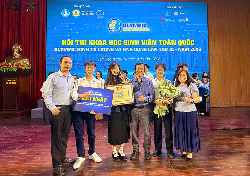 Sinh viên ĐH Duy Tân giành giải nhất Olympic Kinh tế Lượng và Ứng dụng