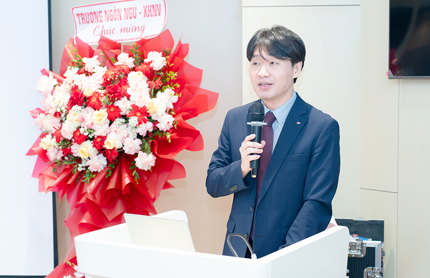 ông Woo Hyong Min