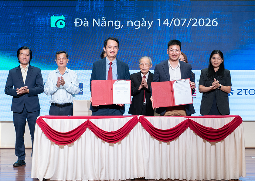 Khởi động Hành trình Phổ cập AI cho 100.000 người Việt ở miền Trung tại Đại học Duy Tân