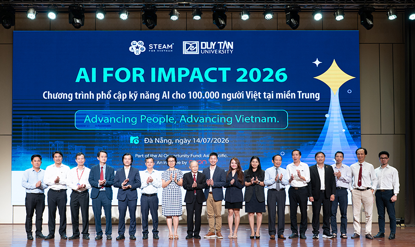 Khởi động Hành trình Phổ cập AI cho 100.000 người Việt ở miền Trung tại Đại học Duy Tân