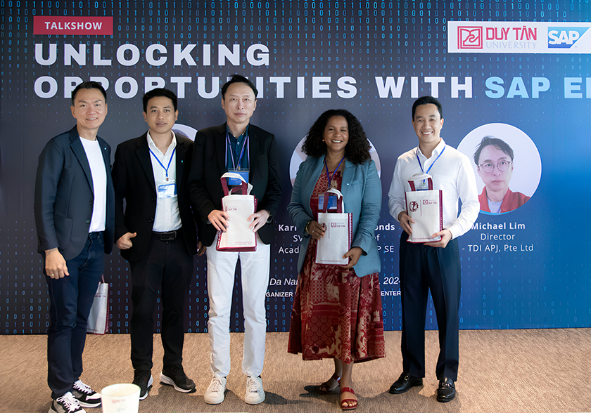ThS.NCS Nguyễn Minh Nhật và hành trình cùng sinh viên Duy Tân chinh phục ERPsim toàn cầu