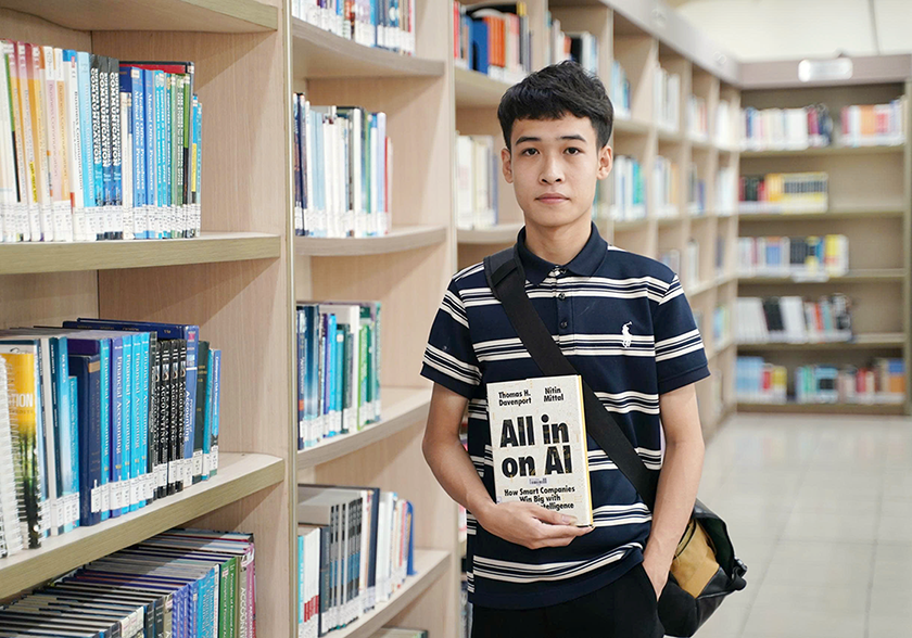 DTU trao Học bổng Toàn phần cho tân sinh viên mất cả ba mẹ trước ngày vào ĐH