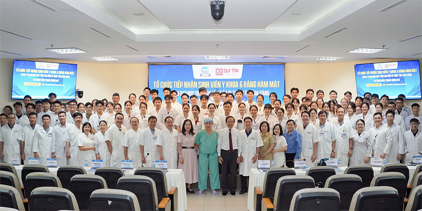 288 sinh viên Đại học Duy Tân thực tập lâm sàng tại Bệnh viện Trung ương Huế