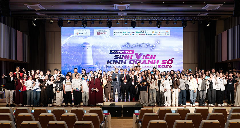 Diễn đàn “Sinh viên vượt giới hạn số” - Khởi động Cuộc thi Sinh viên Kinh doanh số 2026 tại Đại học Duy Tân