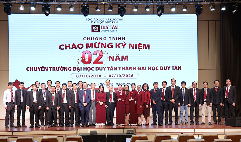 Chào mừng kỷ niệm 2 năm chuyển Trường Đại học Duy Tân thành Đại học Duy Tân