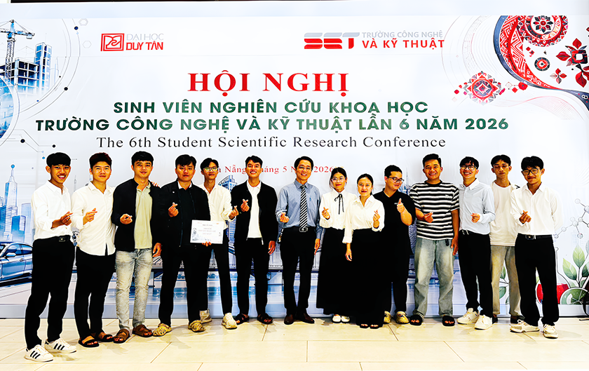 Người đồng hành cùng sinh viên Duy Tân vô địch thiết kế nhà chống động đất