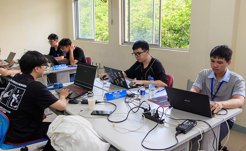 Sinh viên ĐH Duy Tân giành 2 giải Nhì tại các Cuộc thi An ninh Mạng toàn cầu