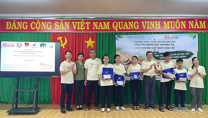 Nhà Khoa học DTU nghiên cứu bảo tồn Nhông cát Ngô Văn Trí, nâng cao nhận thức cộng đồng