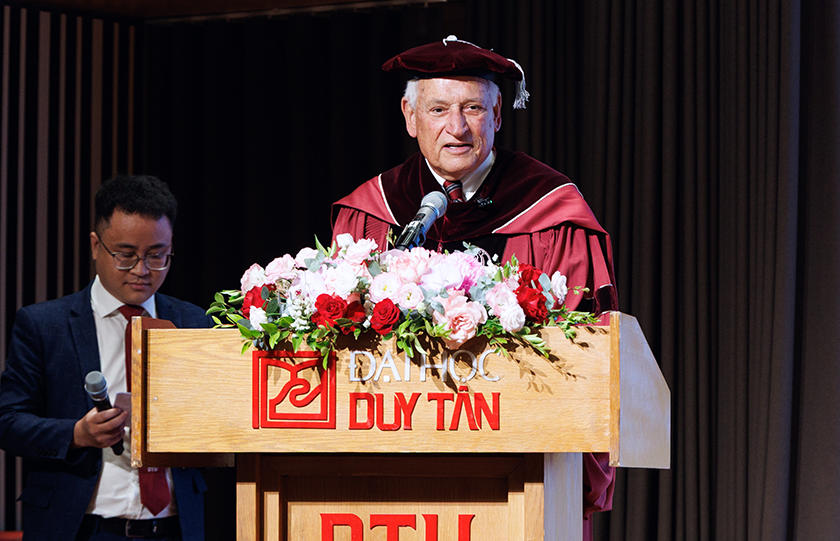 Troy Graduation 2026 - Nâng bằng Tốt nghiệp, Tự tin vươn xa Thế giới