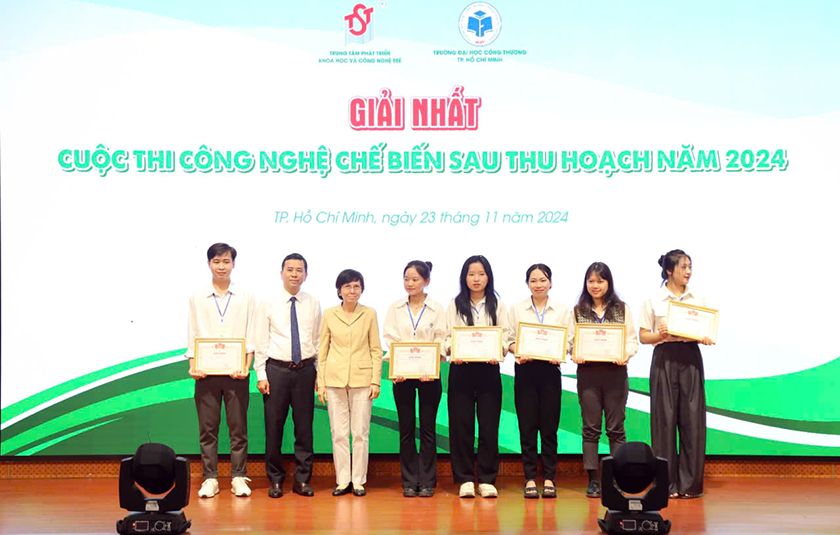 Sinh viên Duy Tân giành giải nhất cuộc thi công nghệ chế biến