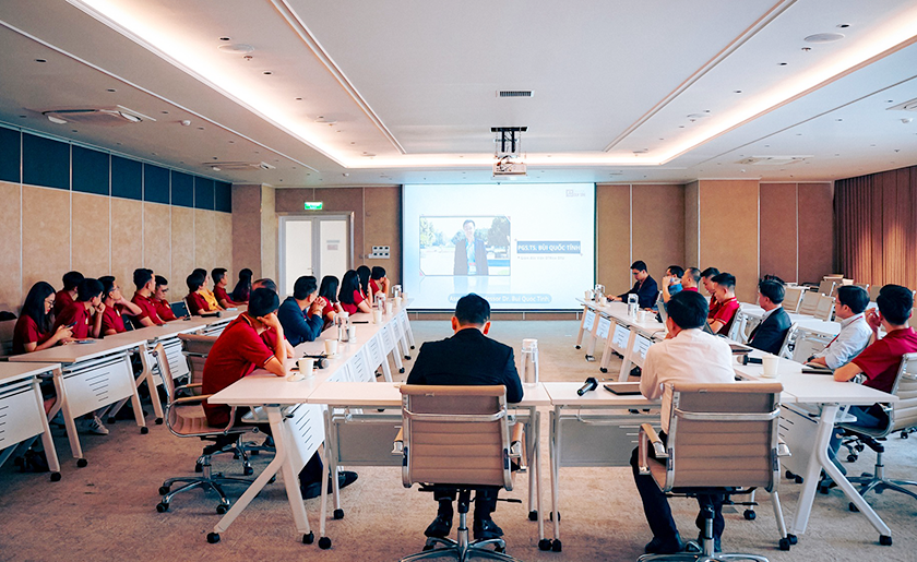 Đại học Duy Tân làm việc với Hiệp hội Doanh nghiệp Thành phố Thanh Hóa