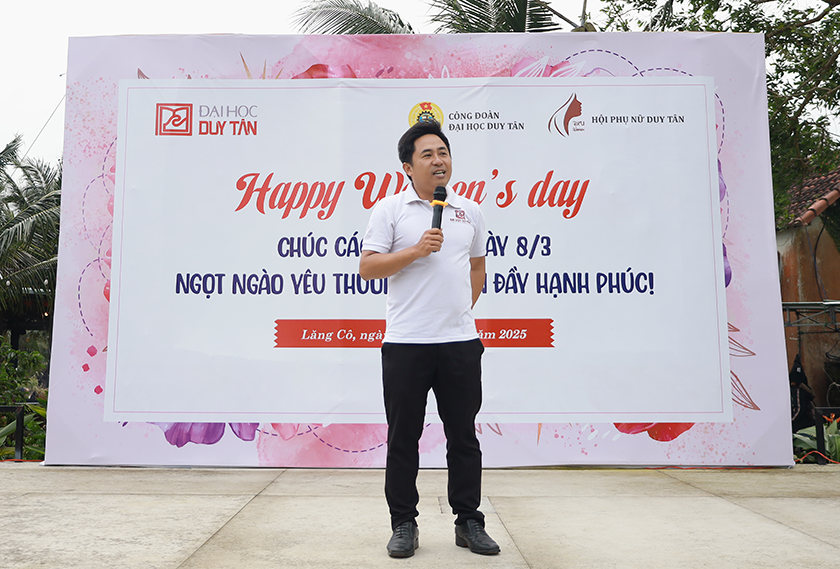 Một ngày 8/3 trọn vẹn cho nữ cán bộ, giảng viên Đại học Duy Tân