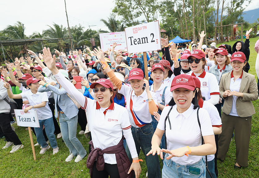 Một ngày 8/3 trọn vẹn cho nữ cán bộ, giảng viên Đại học Duy Tân