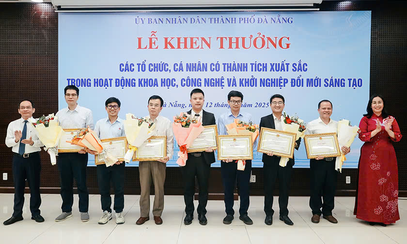 Nhi?u Cán b? Nghiên c?u và Gi?ng viên c?a DTU du?c Thành ph? Ðà N?ng khen thu?ng trong ho?t d?ng Khoa h?c, Công ngh?