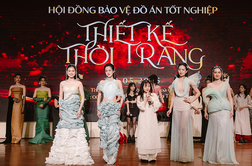 Show d? án t?t nghi?p th?i trang d? h?i d?y c?m h?ng c?a sinh viên Ð?i h?c Duy Tân