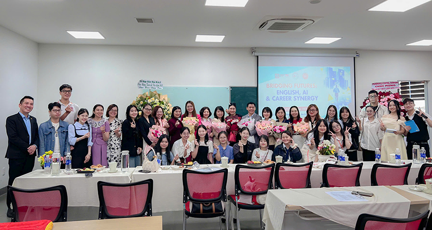 H?i th?o “Bridging Futures: English, AI & Career Synergy”