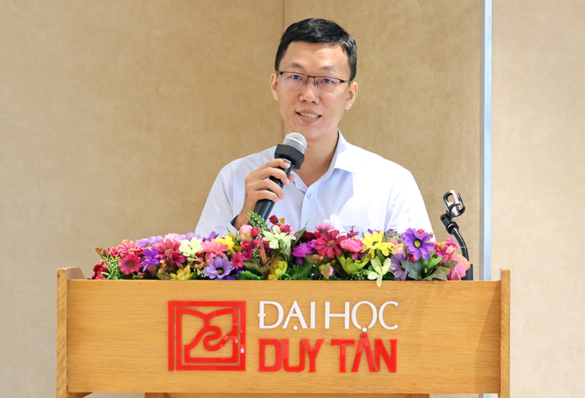 L? Khai gi?ng dào t?o trình d? Ti?n si khóa 17 và Th?c si Khóa 31 c?a Ð?i h?c Duy Tân