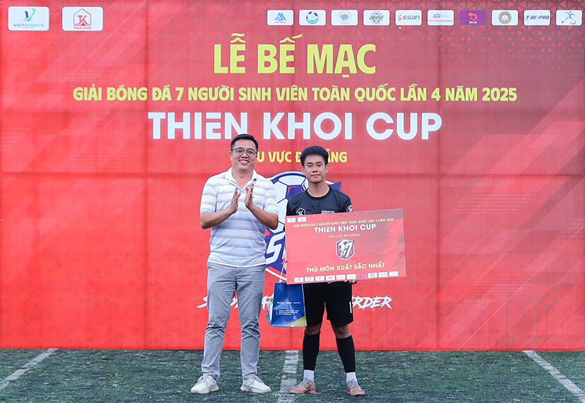 Đội bóng đá Đại học Duy Tân vô địch SV7 Thiên Khôi Cup khu vực Đà Nẵng 2025