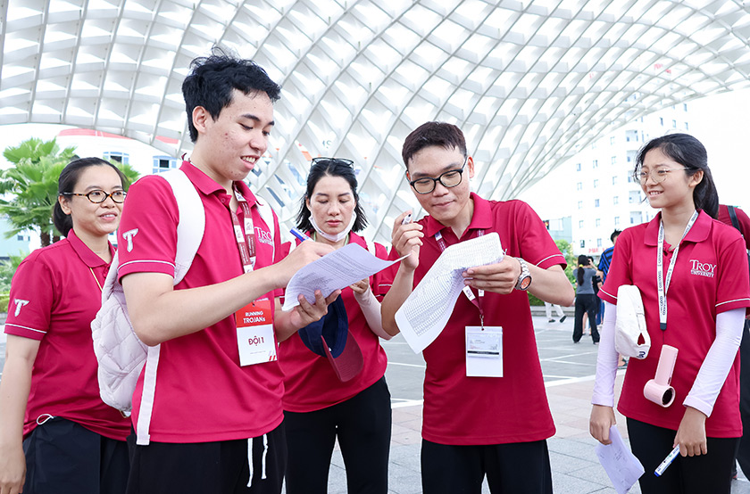 Running Trojans 2025 - Tràn d?y nang lu?ng cùng Sinh viên Chuong trình Troy, ÐH Duy Tân