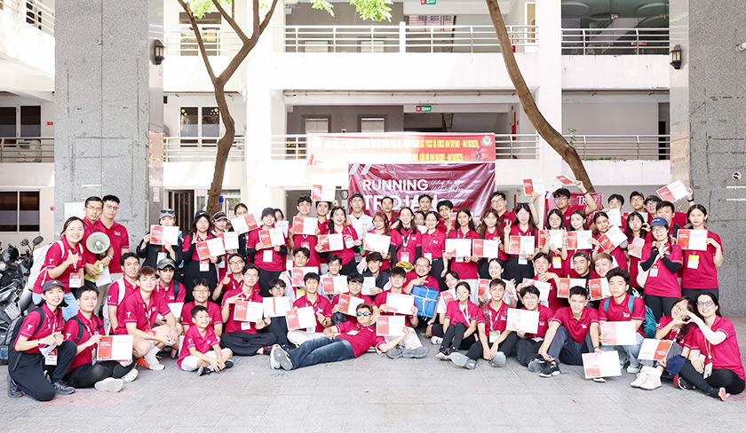 Running Trojans 2025 - Tràn d?y nang lu?ng cùng Sinh viên Chuong trình Troy, ÐH Duy Tân