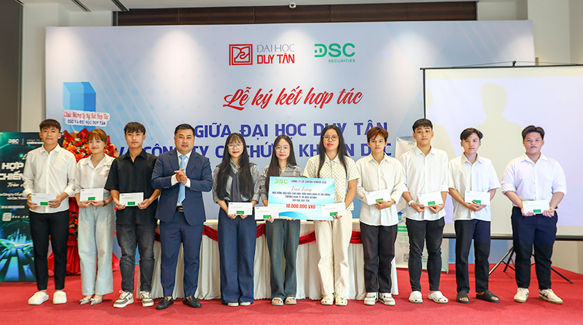 tại Lễ Ký kết
