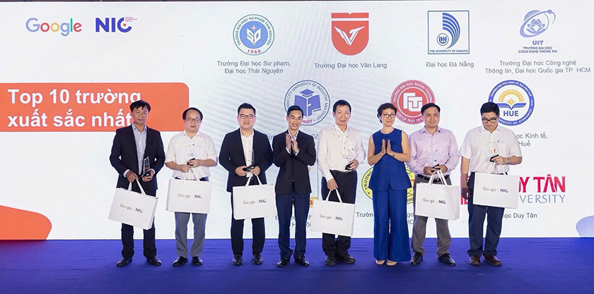 Thầy trò ĐH Duy Tân được Vinh danh tại Chương trình Phát triển nhân tài số 2025