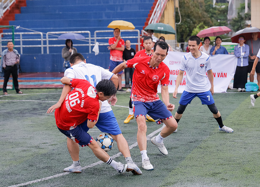 Giải Bóng đá mini nam truyền thống ĐH Duy Tân lần thứ 15 năm 2025 chính thức khởi tranh