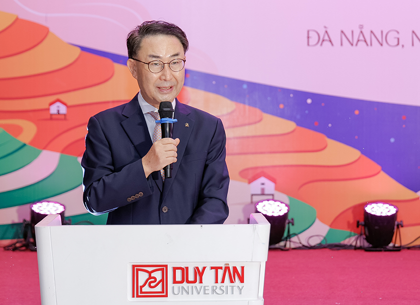 Chào đón Tân Sinh viên K31 I-Zone cùng khoa Đào tạo Quốc tế