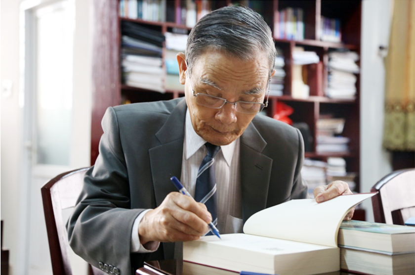 Trồng cây đời, Gieo tri thức