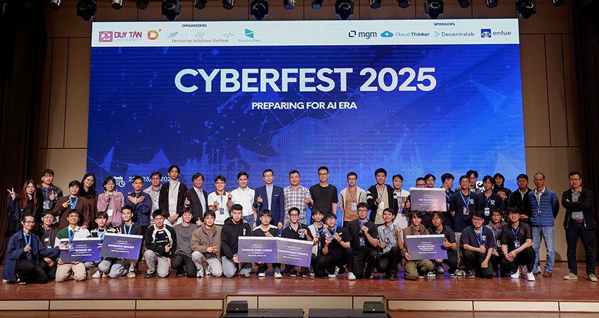 Đại học Duy Tân Vô Địch Hackathon CyberFest 2025