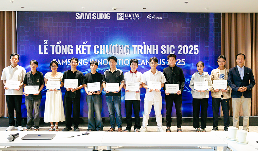 Trao Chứng nhận hoàn thành khóa học Samsung Innovation Campus 2025