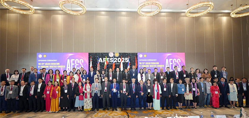 Gi?ng viên Y khoa ÐH Duy Tân d?t gi?i Nh?t Gi?i thu?ng Nhà Nghiên c?u tr? t?i AFES 2025