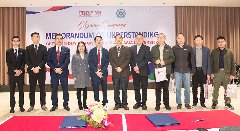  Ký k?t Biên b?n Ghi nh? H?p tác v?i Ð?i h?c Á Châu (Ðài Loan)