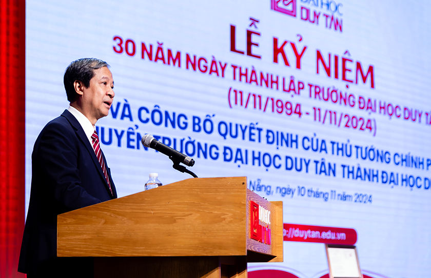 Bộ trưởng Nguyễn Kim Sơn phát biểu tại lễ kỷ niệm 30 năm Trường ĐH Duy ...