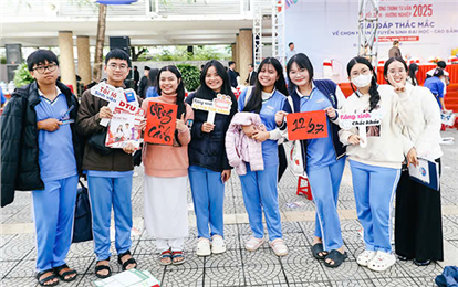 DTU Participates in 2025 University Enrollment Counseling Day at Phan Chau Trinh High School