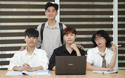 SV Ngôn ngữ và Xã hội nhân văn ĐH Duy Tân ghi dấu ấn ở nhiều sân chơi