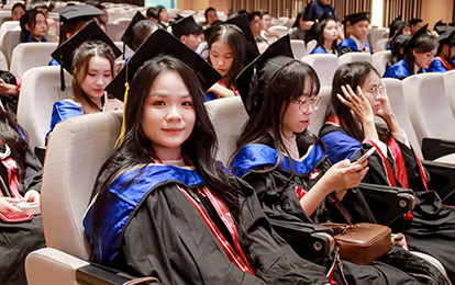 Đại học Duy Tân Trao Bằng Tốt nghiệp năm học 2025 - 2026