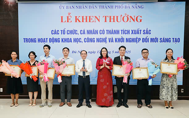 Nhiều Cán bộ Nghiên cứu và Giảng viên của DTU được Thành phố Đà Nẵng khen thưởng trong hoạt động Khoa học, Công nghệ