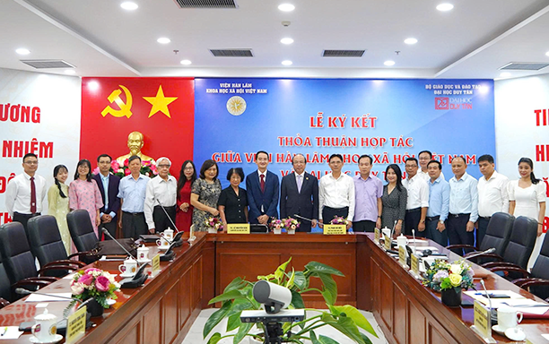 ĐH Duy Tân ký kết Thỏa thuận Hợp tác với Viện Hàn lâm Khoa học Xã hội Việt Nam