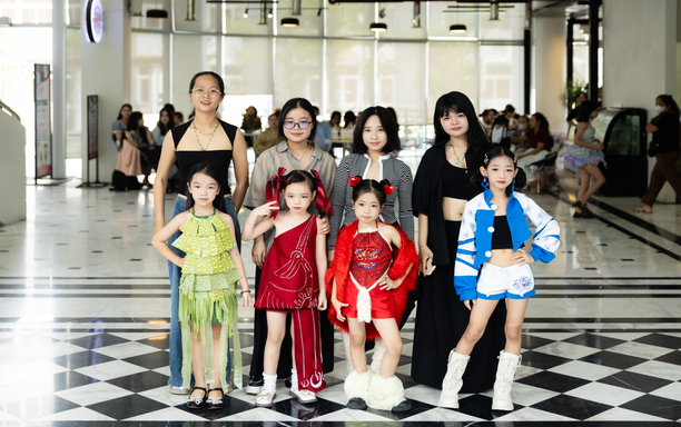 Sắc màu Tuổi thơ trên Sàn diễn: Show đồ án Thiết kế Thời trang Trẻ em tại DTU